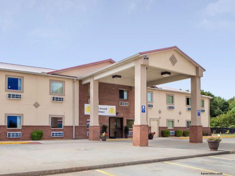 Econo Lodge Inn & Suites – Rockmart