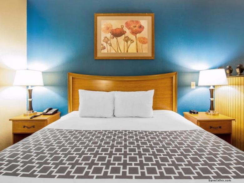 Econo Lodge Inn & Suites – Rockmart