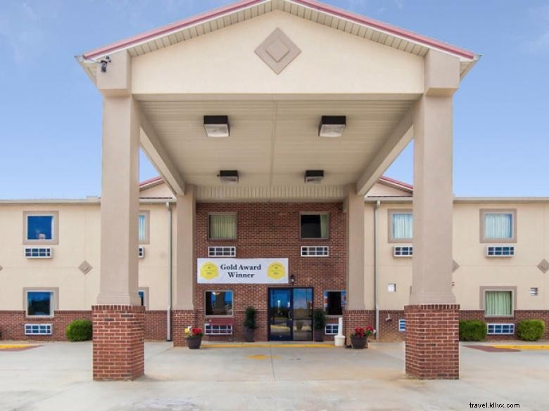 Econo Lodge Inn & Suites – Rockmart