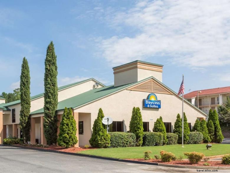 Days Inn & Suites Norcross (Wyndham)