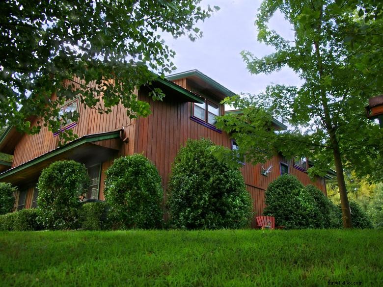 Cedar House – Auberge & Yourtes
