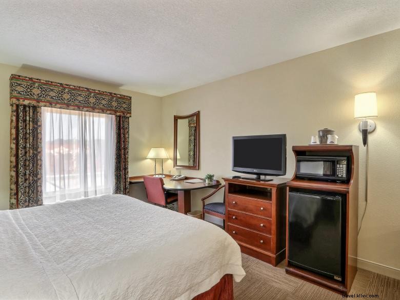 Hampton Inn & Suites Savannah – I‑95 Sud – Passerelle