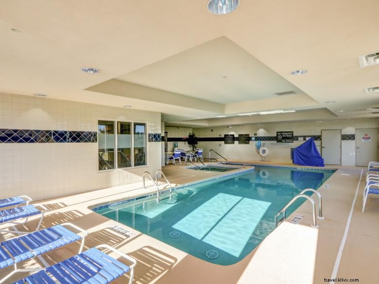 Hampton Inn & Suites Savannah – I‑95 Sud – Passerelle