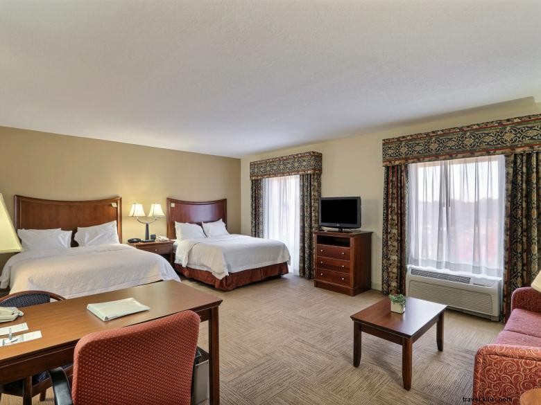 Hampton Inn & Suites Savannah – I‑95 Sud – Passerelle