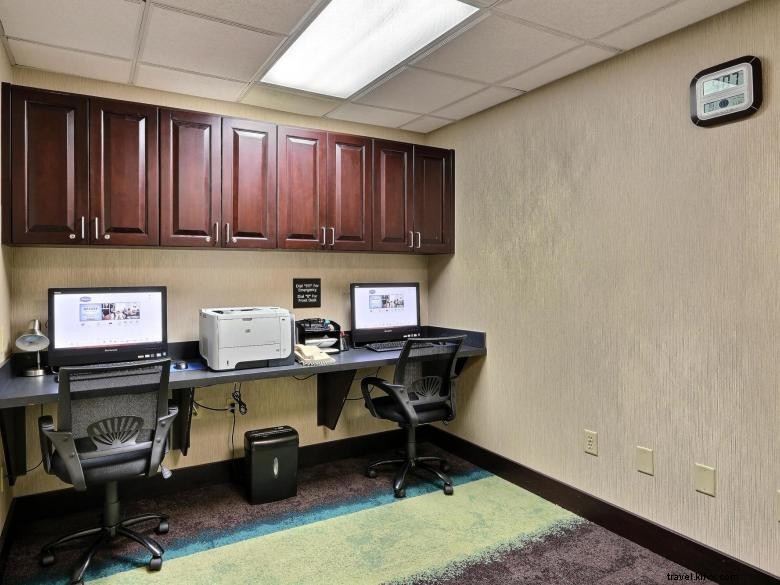 Hampton Inn & Suites Savannah – I‑95 Sud – Passerelle