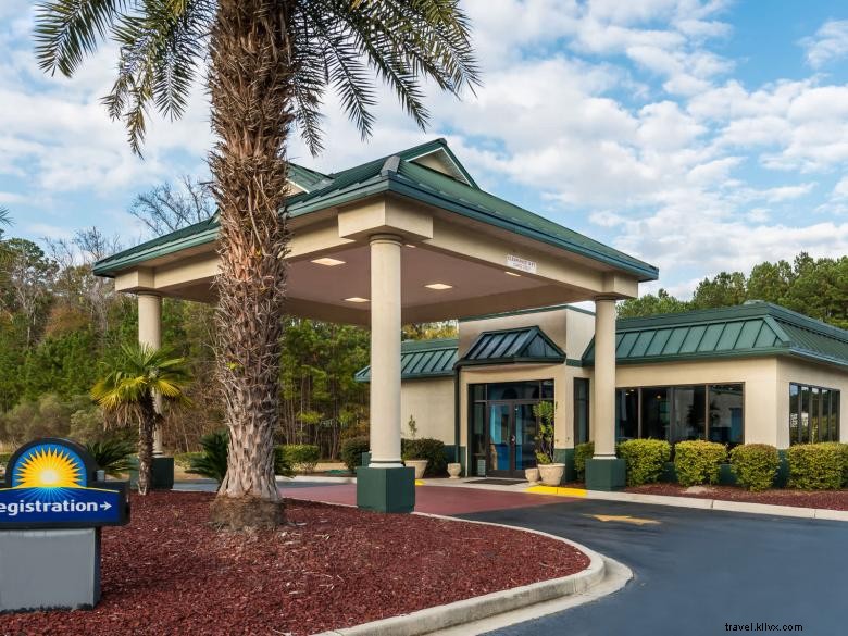 Days Inn by Wyndham – Richmond Hill (Savannah)