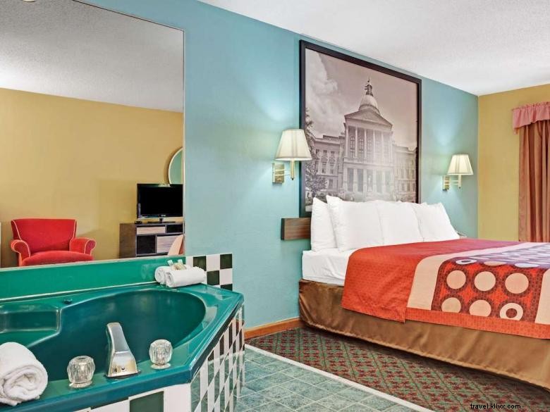 Super 8 – Wyndham Forest Park