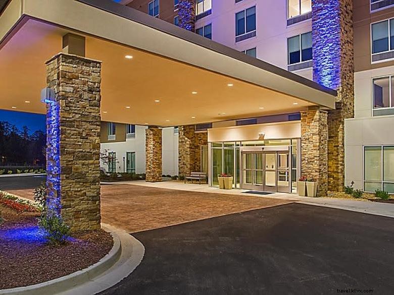 Holiday Inn Express & Suites Covington