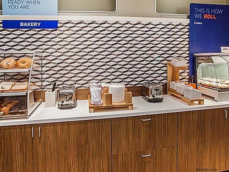 Holiday Inn Express & Suites Covington