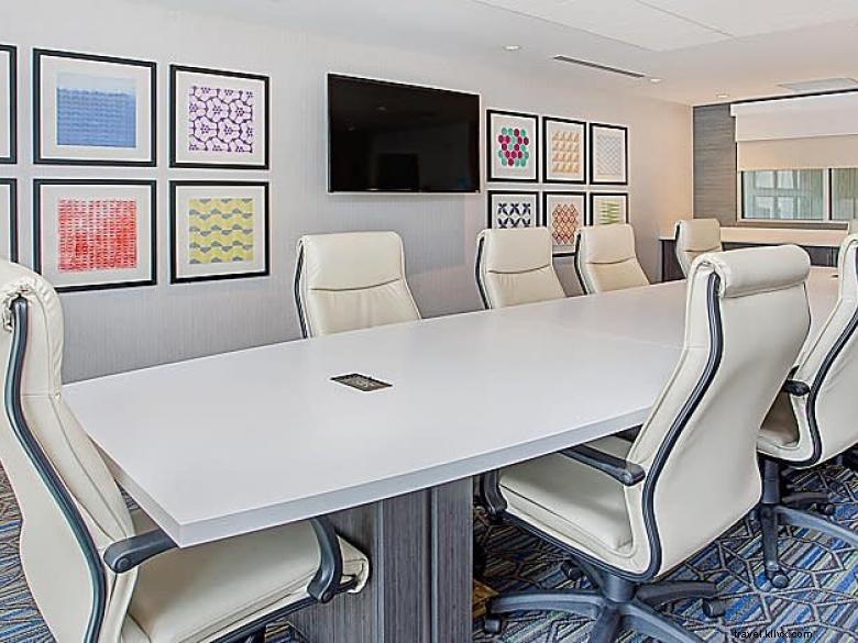 Holiday Inn Express & Suites Covington