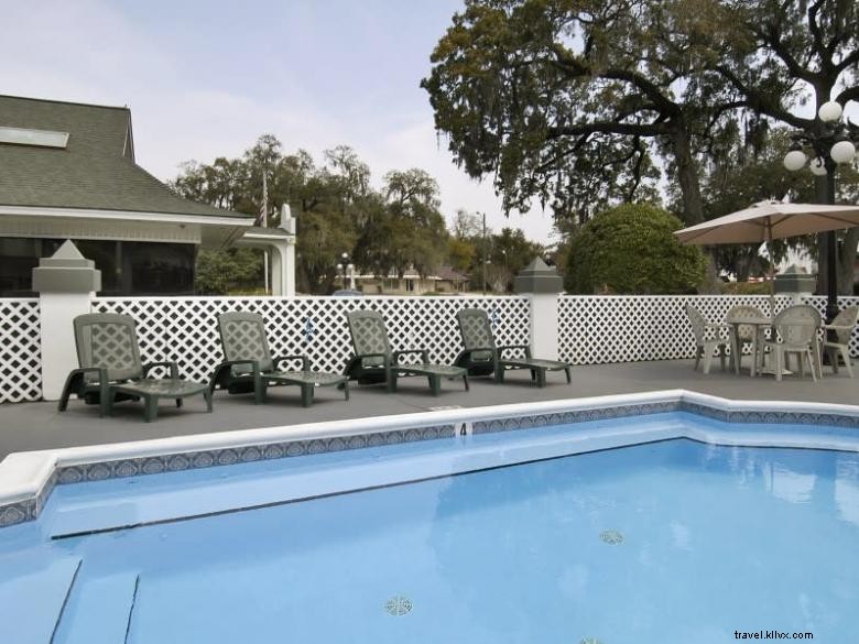 Days Inn by Wyndham Savannah – Abercorn Southside