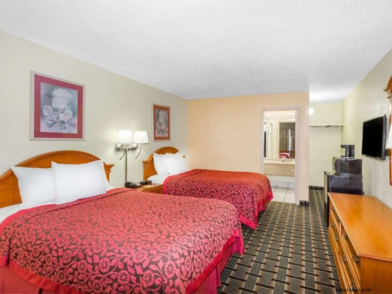Days Inn by Wyndham Savannah – Abercorn Southside