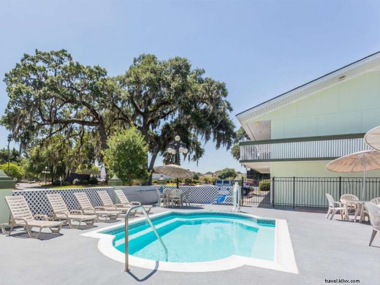 Days Inn by Wyndham Savannah – Abercorn Southside