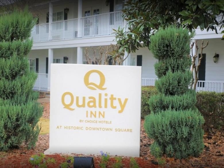 Quality Inn Fayetteville, à proximité de la place historique du centre‑ville