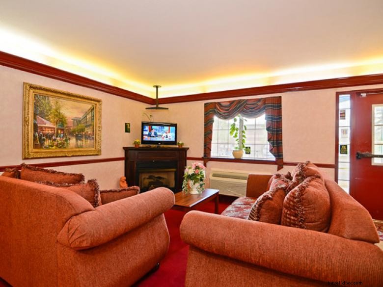 Western Inn & Suites Hampton