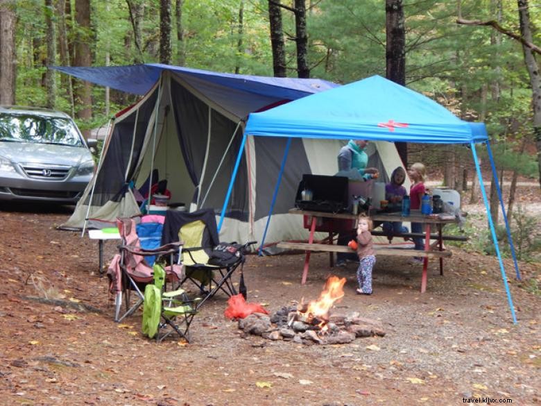 Camping et chalets Trackrock dans les montagnes du Nord‑Georgia