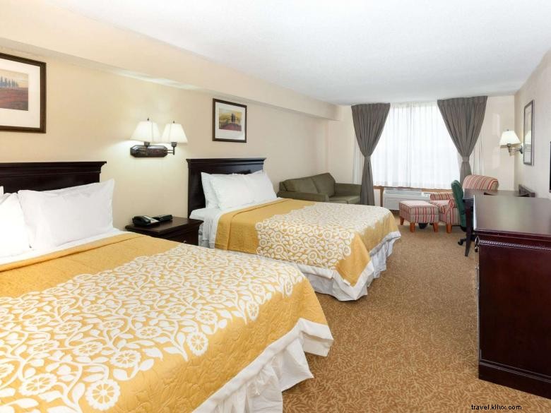 Days Inn & Suites by Wyndham – Tucker/Northlake