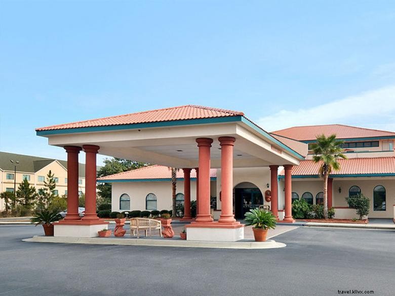 Days Inn & Suites par Wyndham – Savannah Gateway (I-95 et 204)