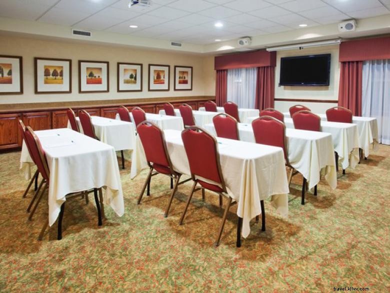 Country Inn & Suites par Radisson, Mâcon Nord