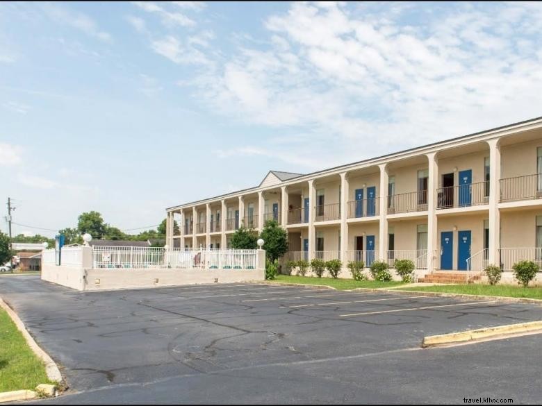 Motel 6 Americus