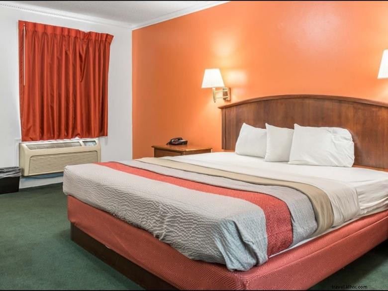 Motel 6 Americus