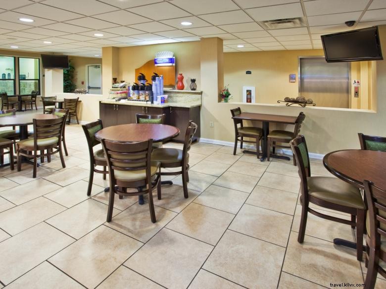 Comfort Inn & Suites Canton