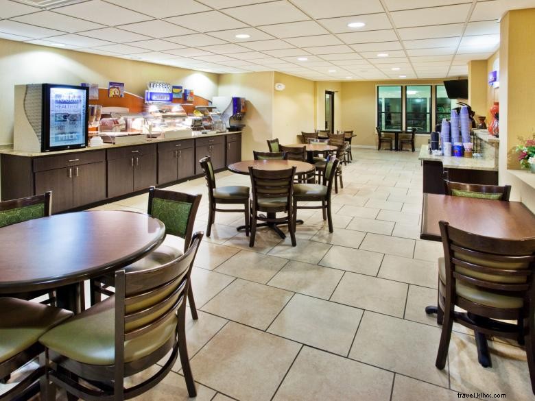 Comfort Inn & Suites Canton
