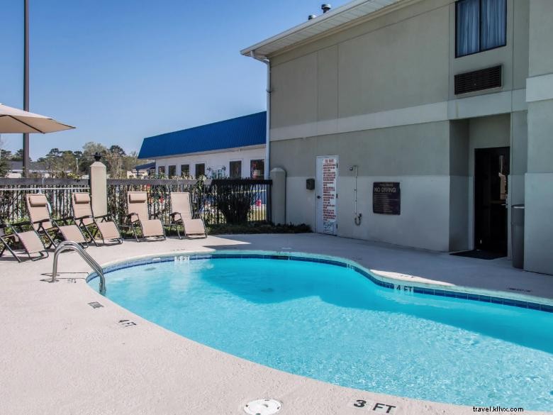 Quality Inn & Suites Savannah North – Port Wentworth