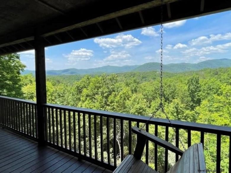 Cabane Le Colibri – Luxe et Confort dans les Montagnes du Nord de la Géorgie