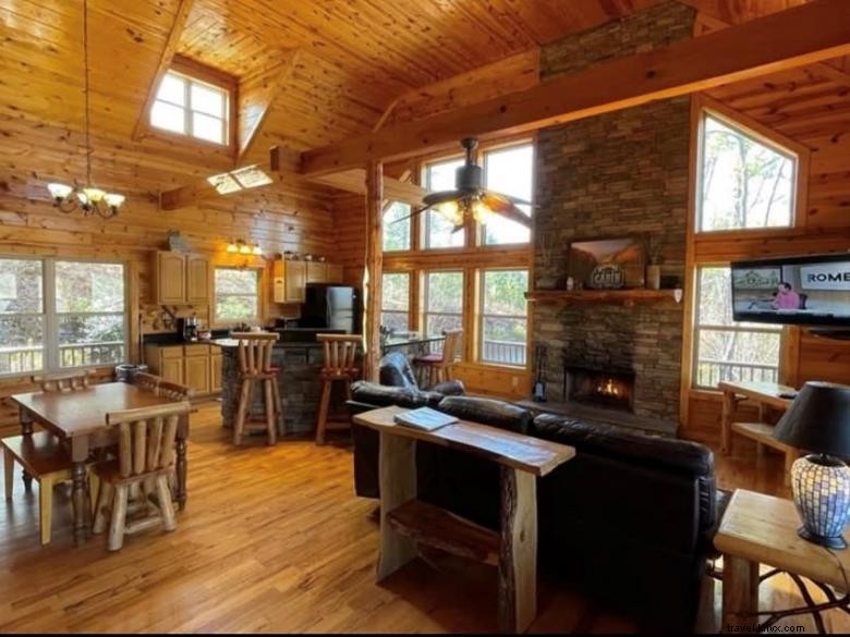 Cabane Le Colibri – Luxe et Confort dans les Montagnes du Nord de la Géorgie
