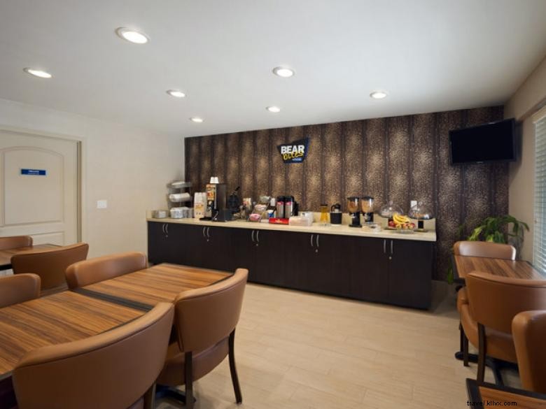 Travelodge by Wyndham Hinesville
