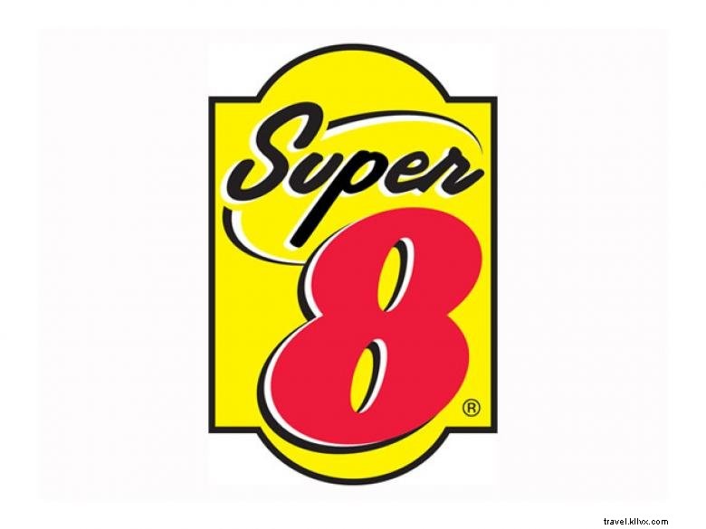 Super 8 Wyndham Austell – Six Flags