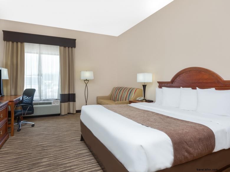 Baymont par Wyndham Augusta Riverwatch – Hôtel & Suites