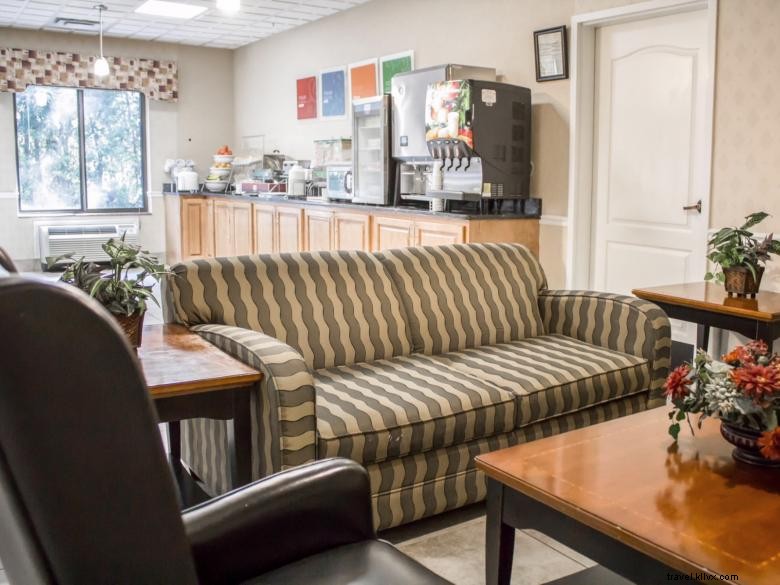 Comfort Suites Savannah North – Port Wentworth
