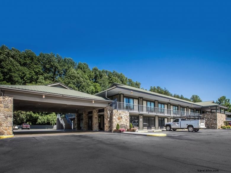 Quality Inn & Suites Mt. Chalet – Clayton