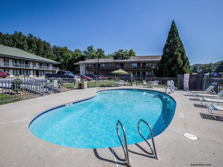 Quality Inn & Suites Mt. Chalet – Clayton