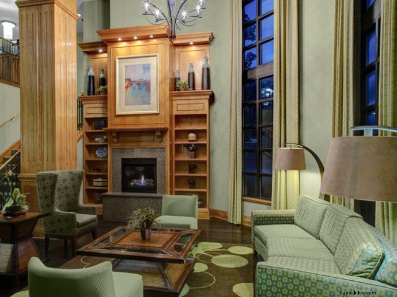 Holiday Inn Express & Suites Atlanta Buckhead
