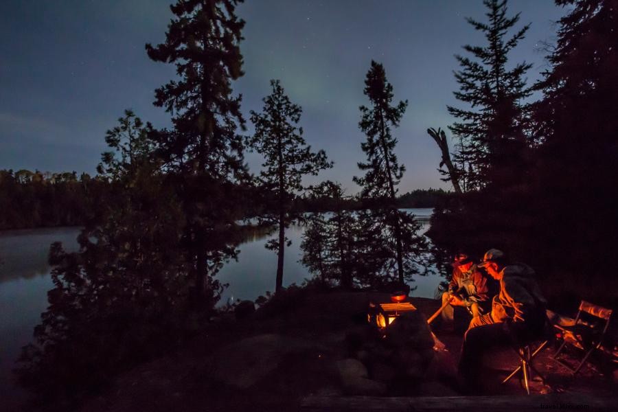 Observer les aurores boréales dans les eaux frontalières : le premier sanctuaire du ciel étoilé du Minnesota