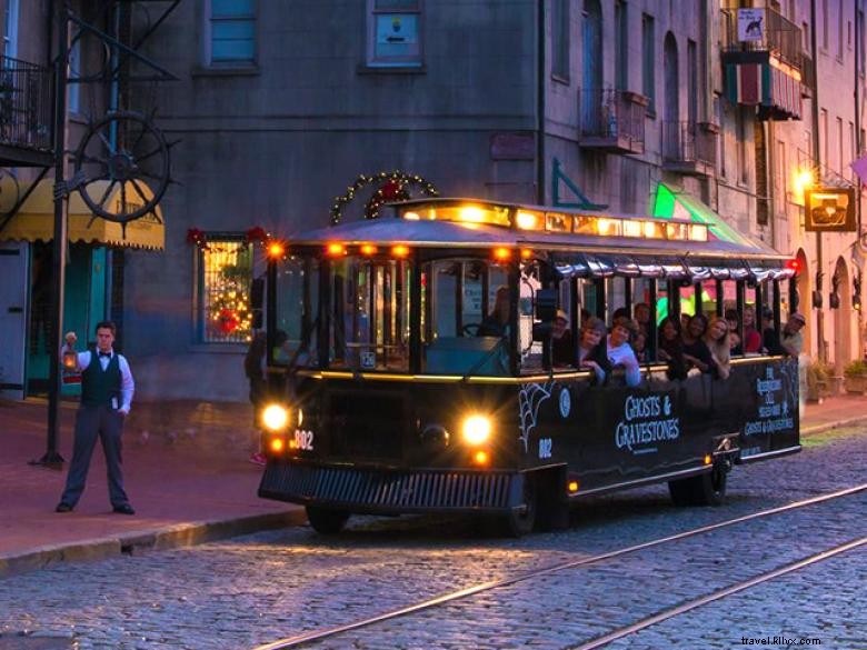 Visite fantômes et pierres tombales – Tour en tramway du Vieux‑Savannah