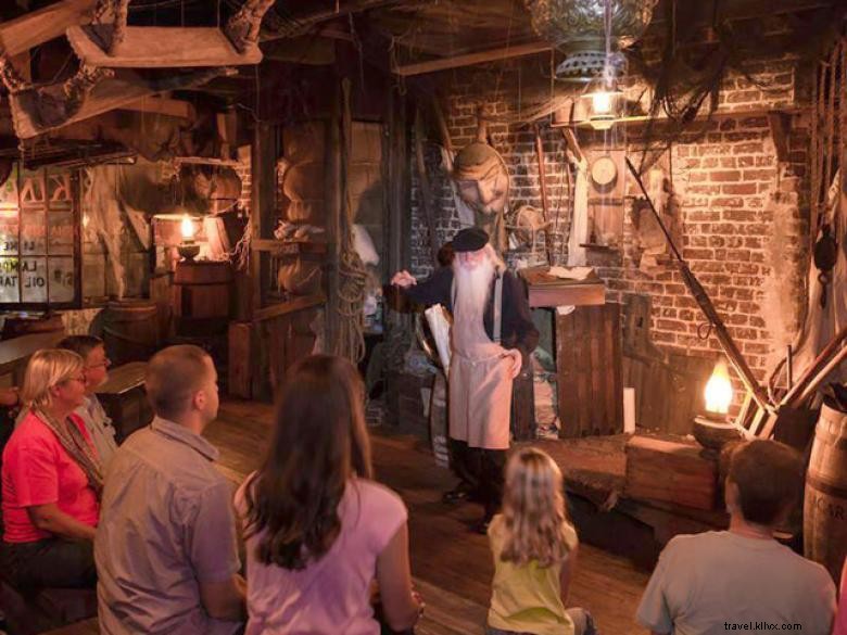 Visite fantômes et pierres tombales – Tour en tramway du Vieux‑Savannah