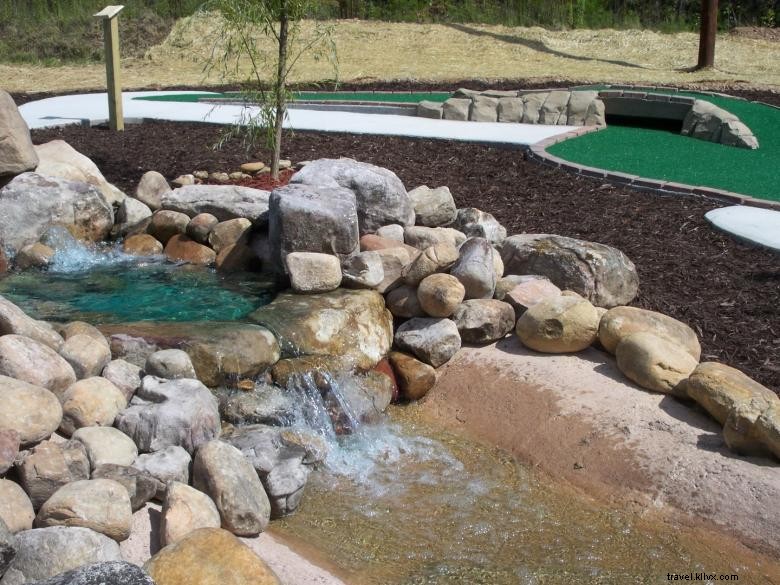 Mini-golf de Cohutta Cove et extraction de pierres précieuses