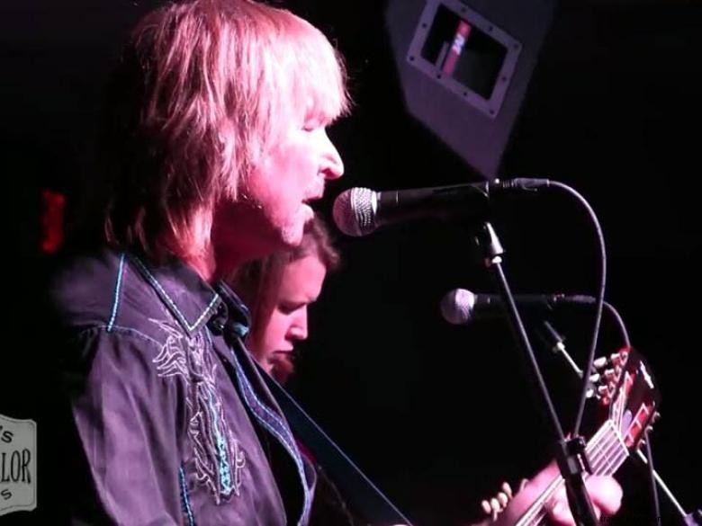 Le Pickin  Parlor de Randy Wood : un salon de musique à l ancienne