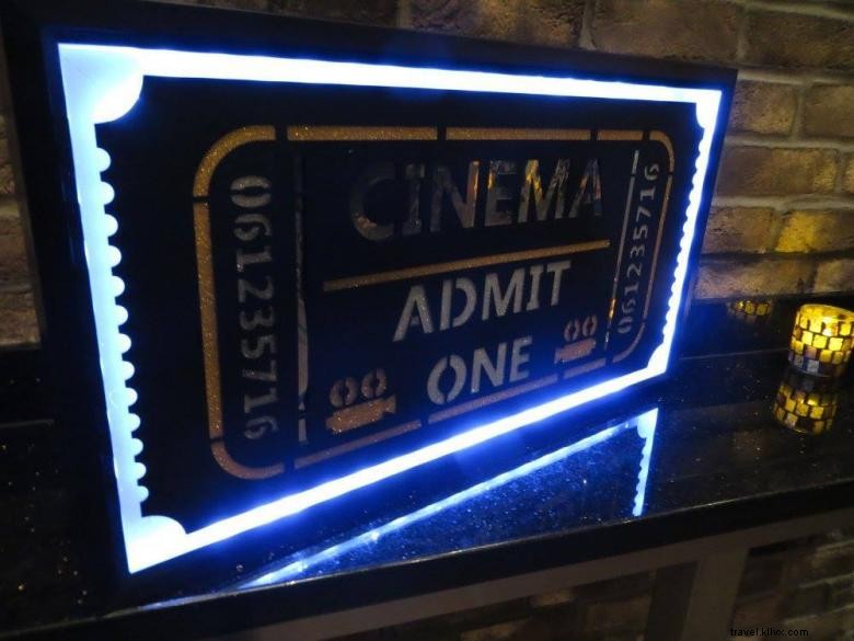 CinéBistro – Dîner et cinéma de luxe