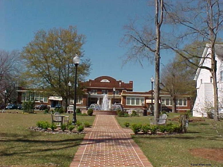 Le Centre des Arts Plaza