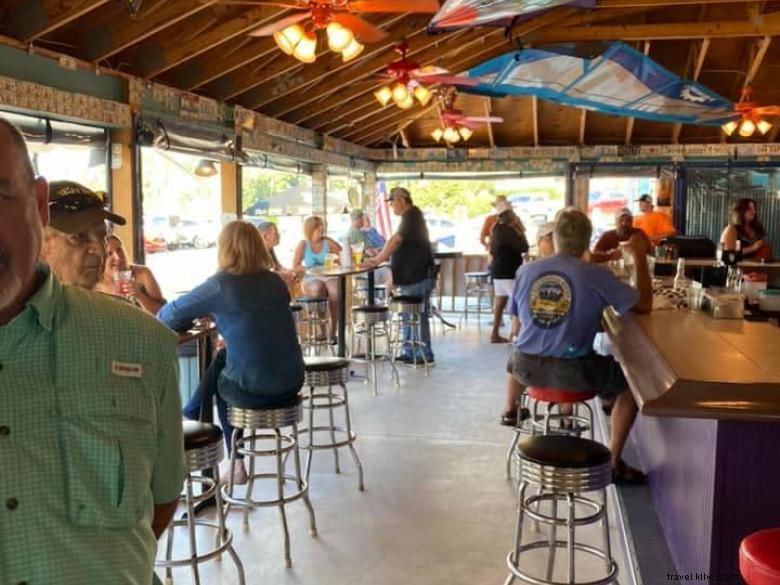 Bar & Grille du sable – bar et restaurant au bord du lac Chatuge