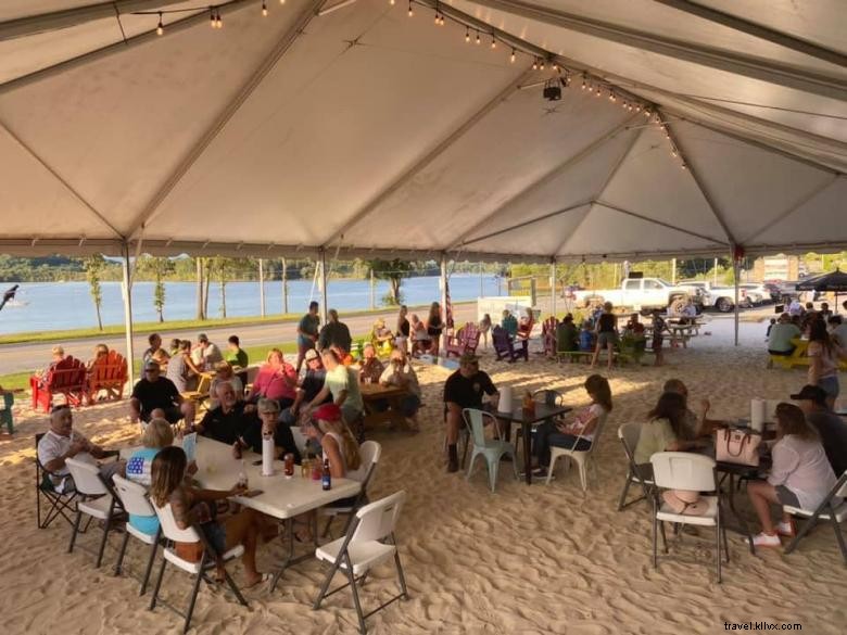 Bar & Grille du sable – bar et restaurant au bord du lac Chatuge