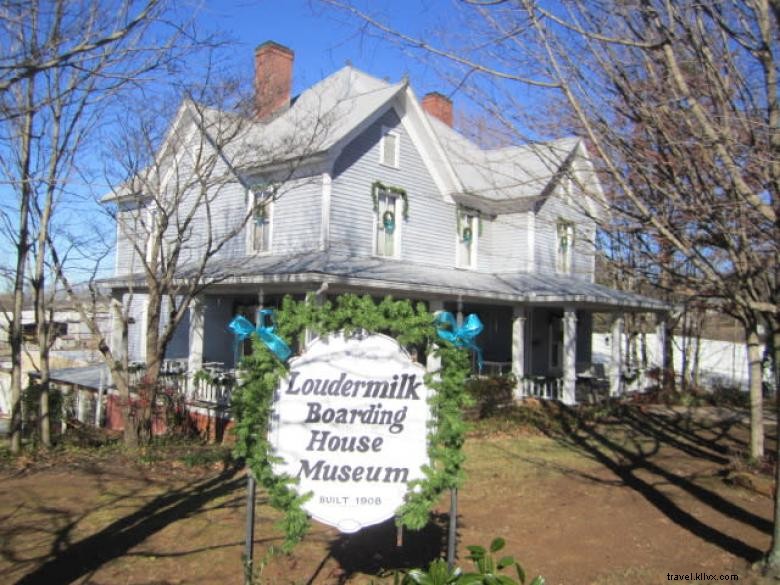 Maison d hôtes Loudermilk – le musée Elvis complet