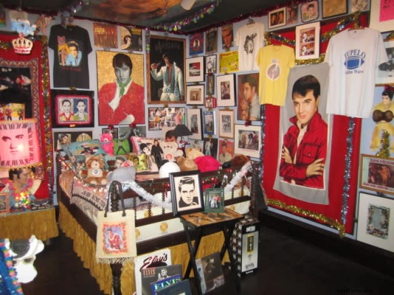 Maison d hôtes Loudermilk – le musée Elvis complet