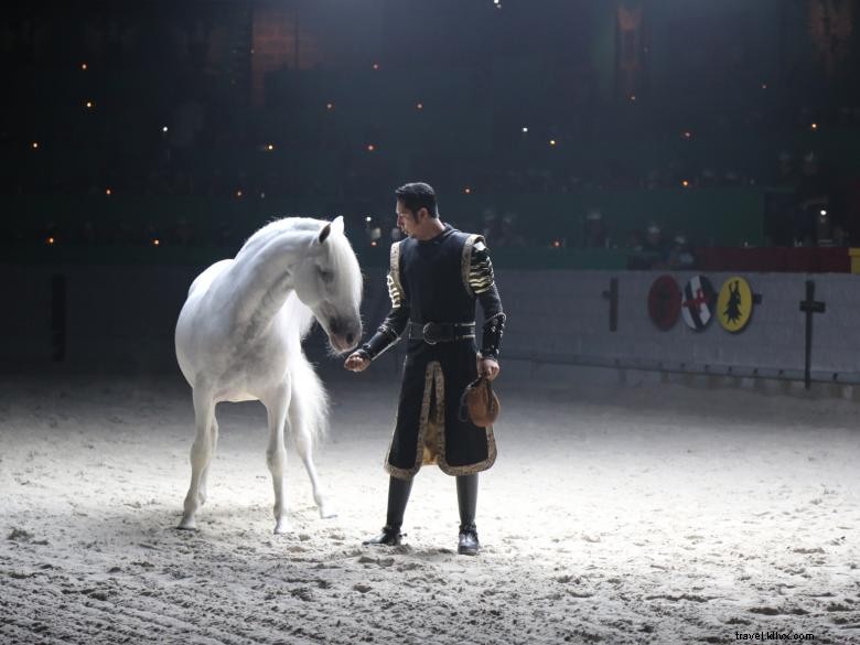 Dîner et tournoi à l époque médiévale