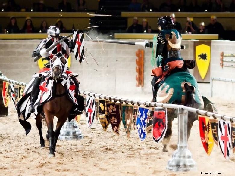 Dîner et tournoi à l époque médiévale